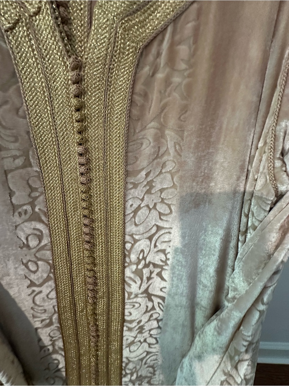 Elegant Cream and Gold Long Embroidered Caftan - Picture 3 of 4